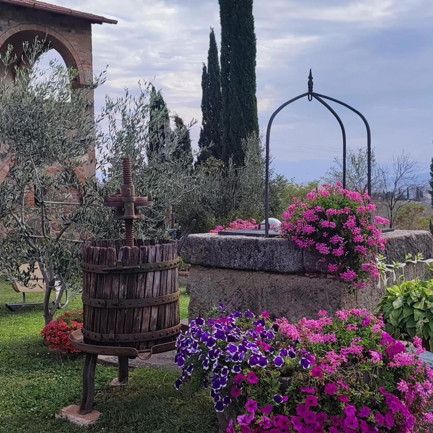 Agriturismo Il Pozzo Castiglione dʼOrcia المظهر الخارجي الصورة